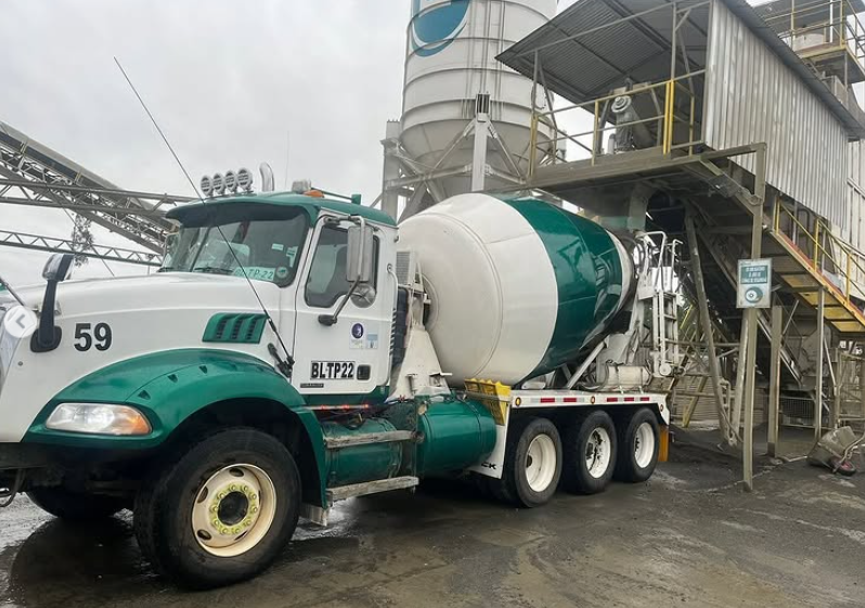 Flota de camiones JM Hormigones